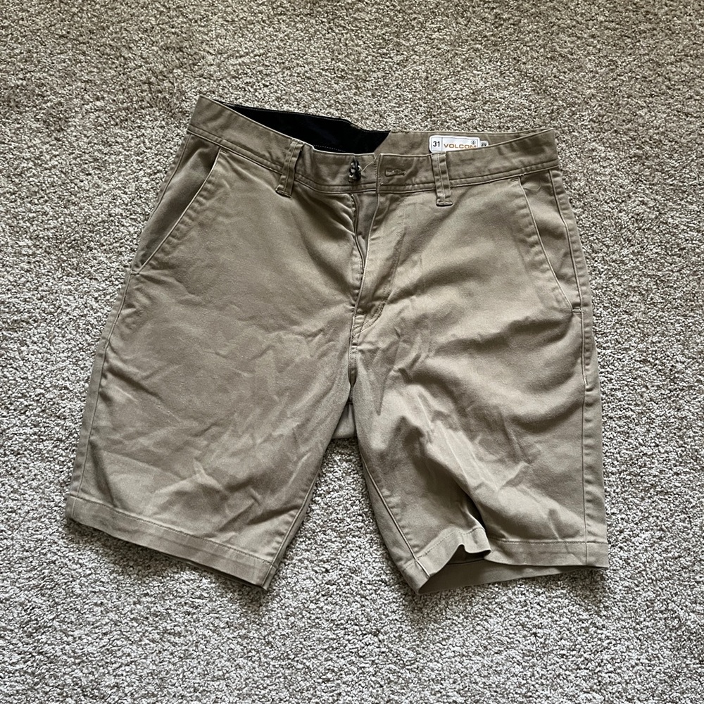 Men’s Volcom shorts